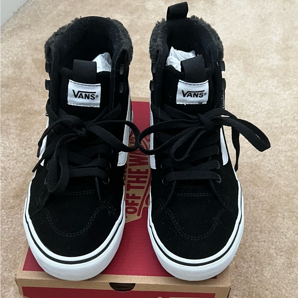 Vans Women’s Suede Black Fillmore shoes. Size 6.5 W. Like new